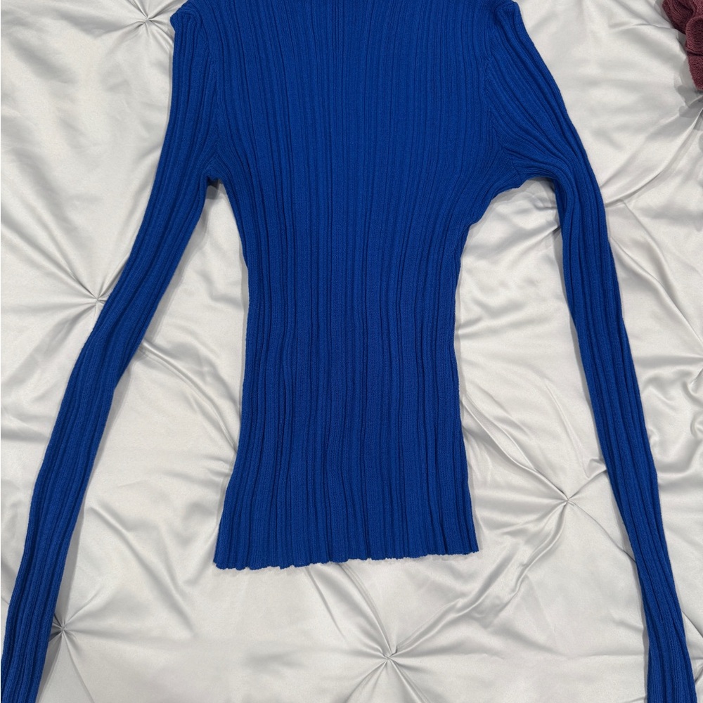 H&M Blue Ribbed Knit Top
